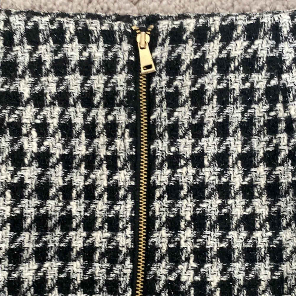 LOFT Black and White Mini Pencil Skirt - Picture 3 of 3